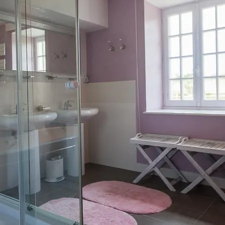 Chateau Le Colombier 3* Brevands