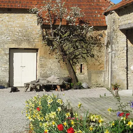 فندق مبيت وإفطار Chateau Le Colombier 3*
