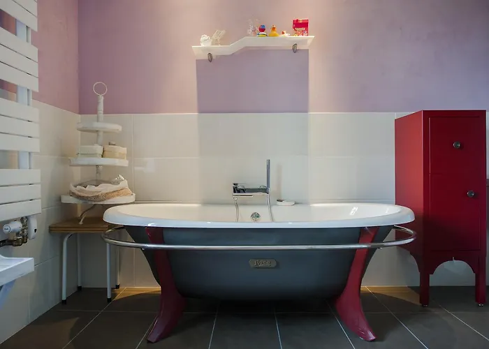 Frühstückspension Chateau Le Colombier 3*